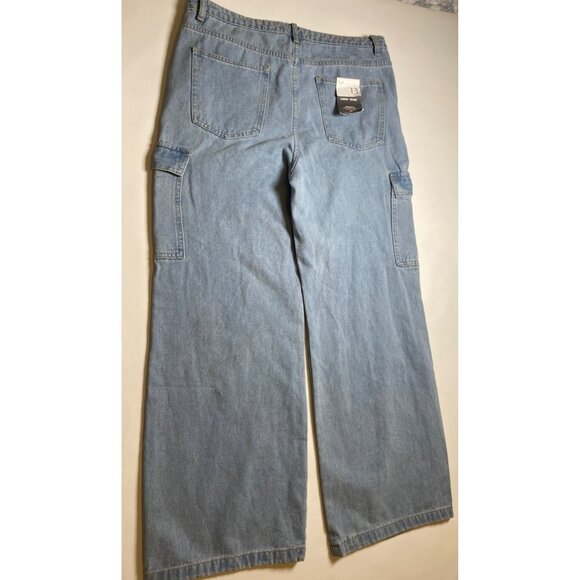 Cali 1850 High Rise Straight Leg Cargo Jeans W/ Pockets Light Wash Denim, 13 - Picture 5 of 7